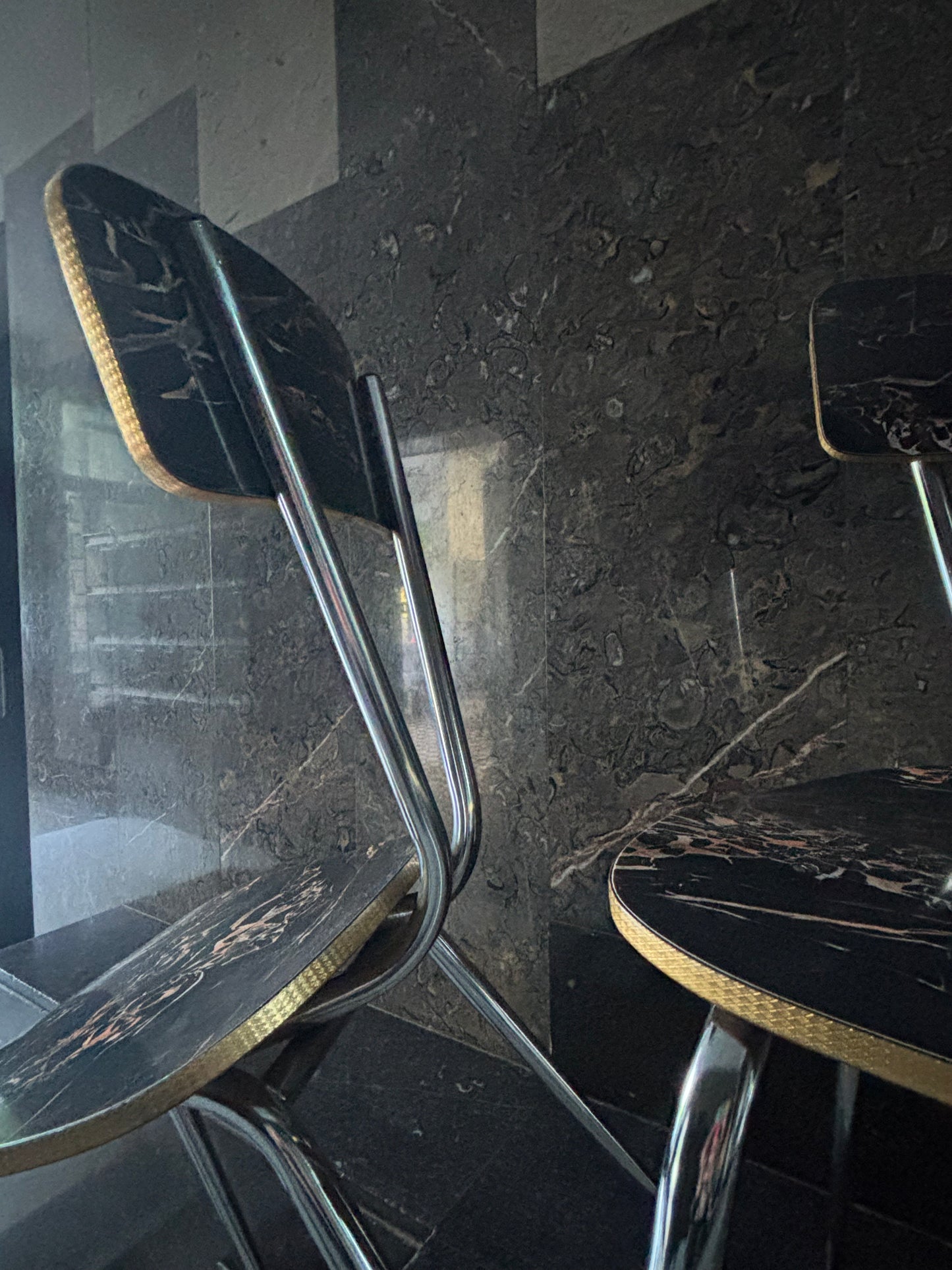 Chaise Black Marbrée