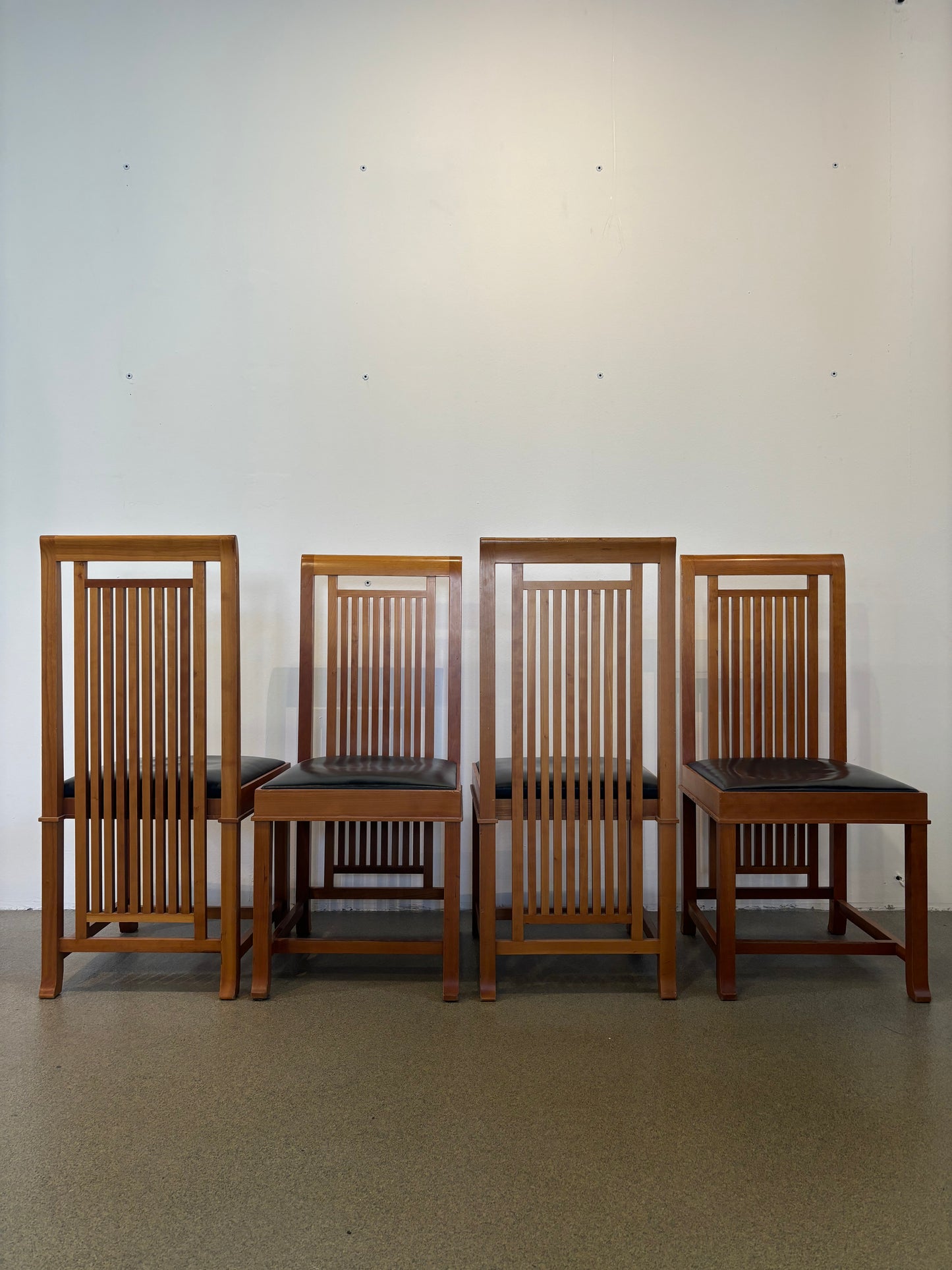 Chaise 614 Coonley 2 Frank Lloyd Wright pour Cassina, Italie