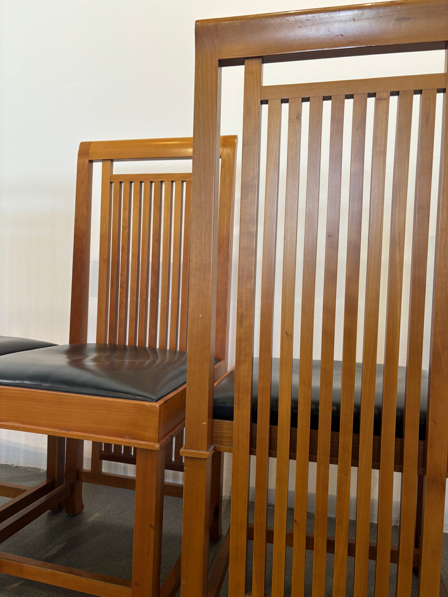 Chaise 614 Coonley 2 Frank Lloyd Wright pour Cassina, Italie