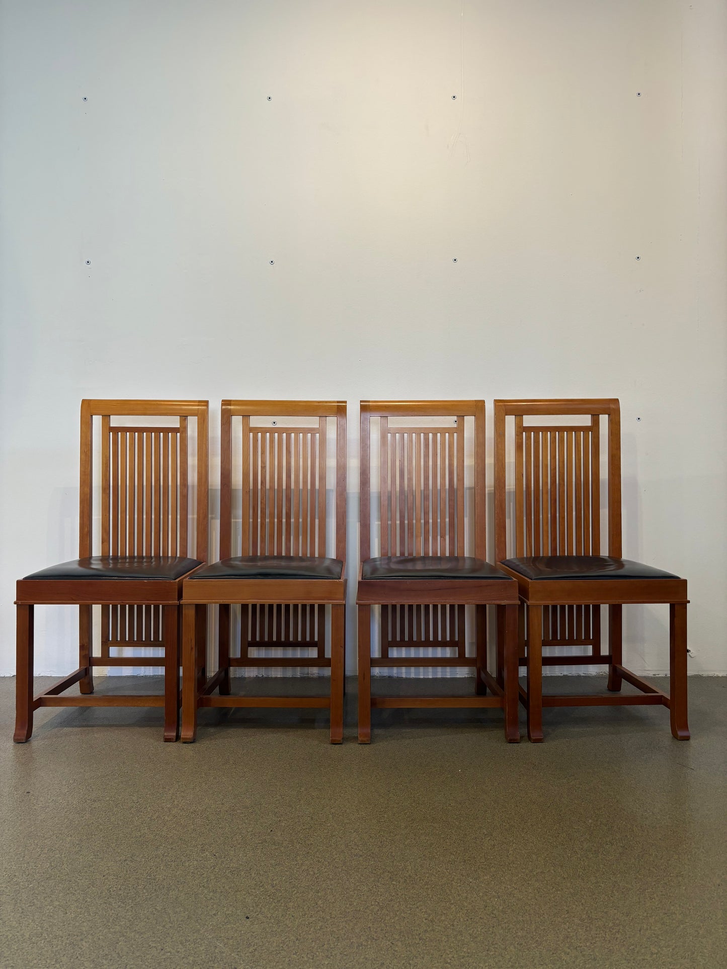 Chaise 614 Coonley 2 Frank Lloyd Wright pour Cassina, Italie