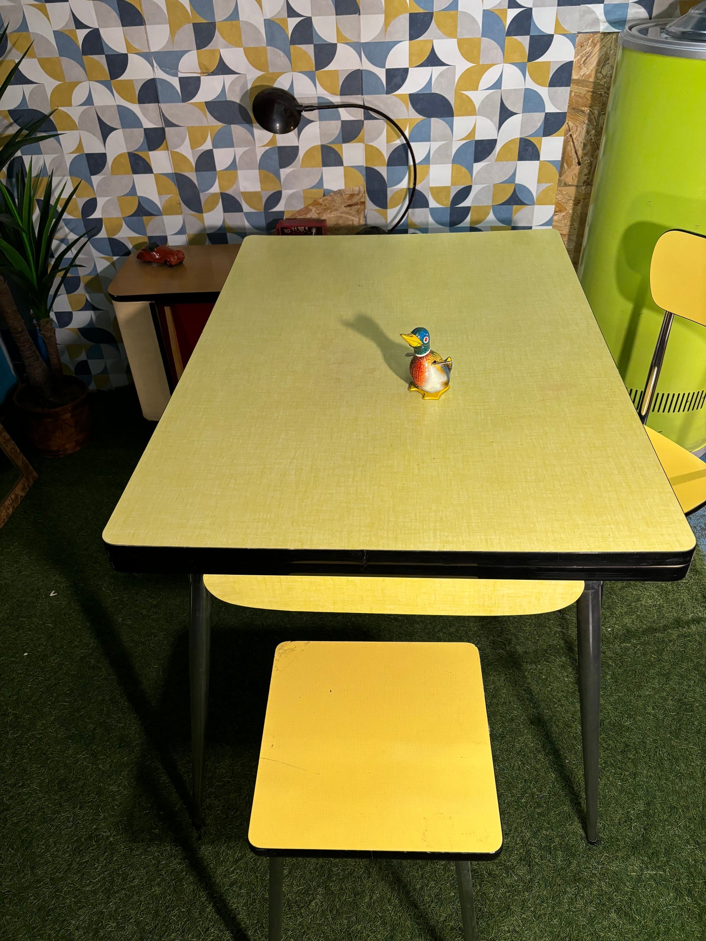 Table formica yellow à rallonges