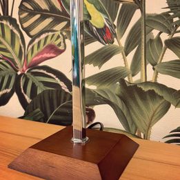 Lampe de table style NESSEN 70’S