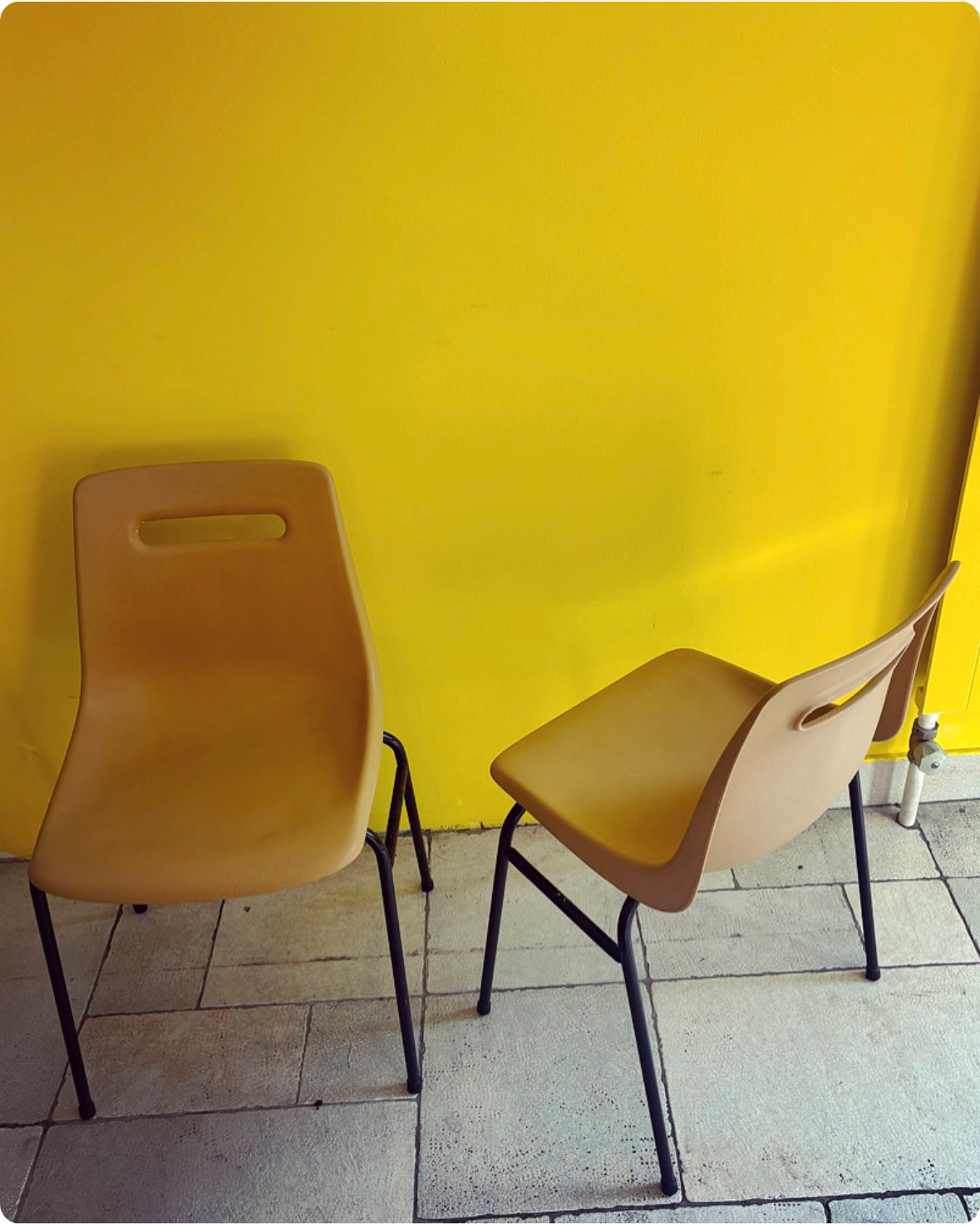 Chaise Baquet empilable 70’S