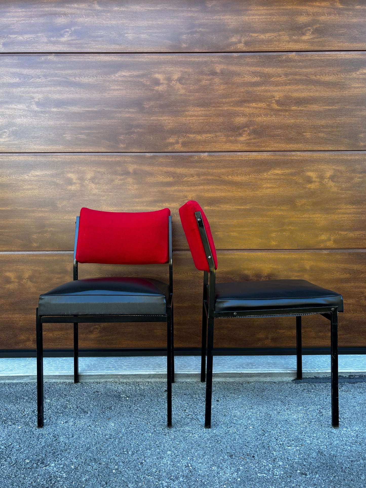 Fauteuil style Rudi par Pierre Guariche