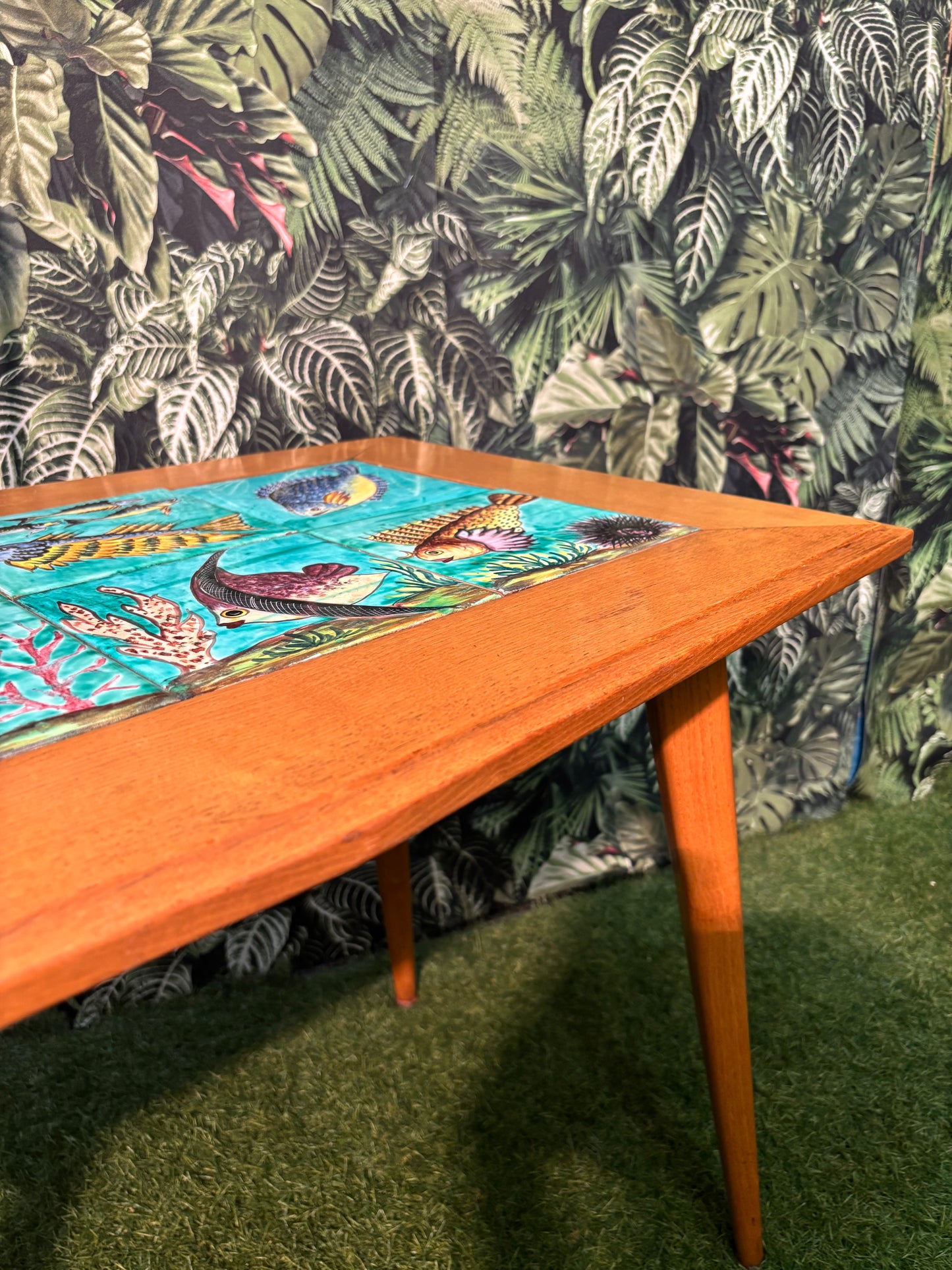 Table basse pieds compas