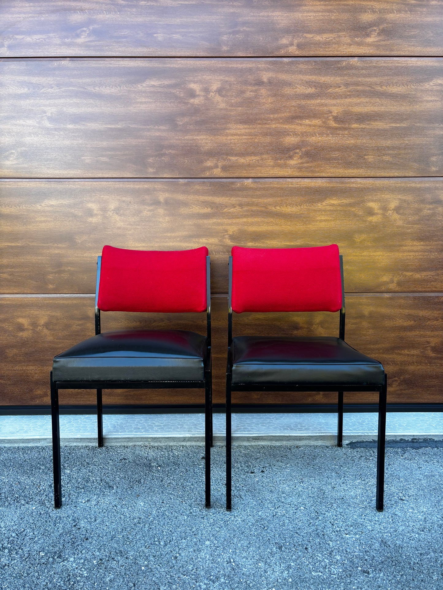 Fauteuil style Rudi par Pierre Guariche