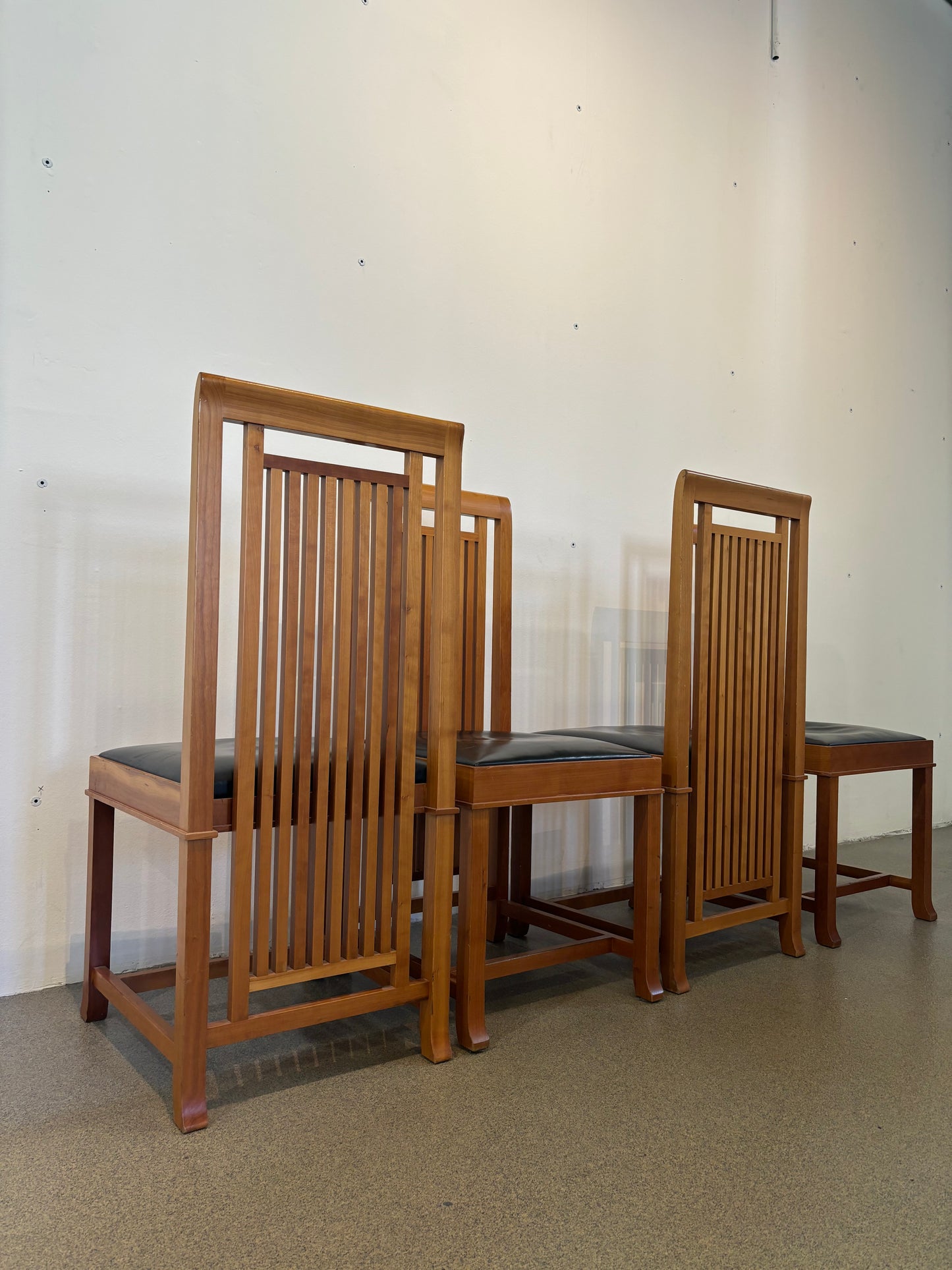 Chaise 614 Coonley 2 Frank Lloyd Wright pour Cassina, Italie