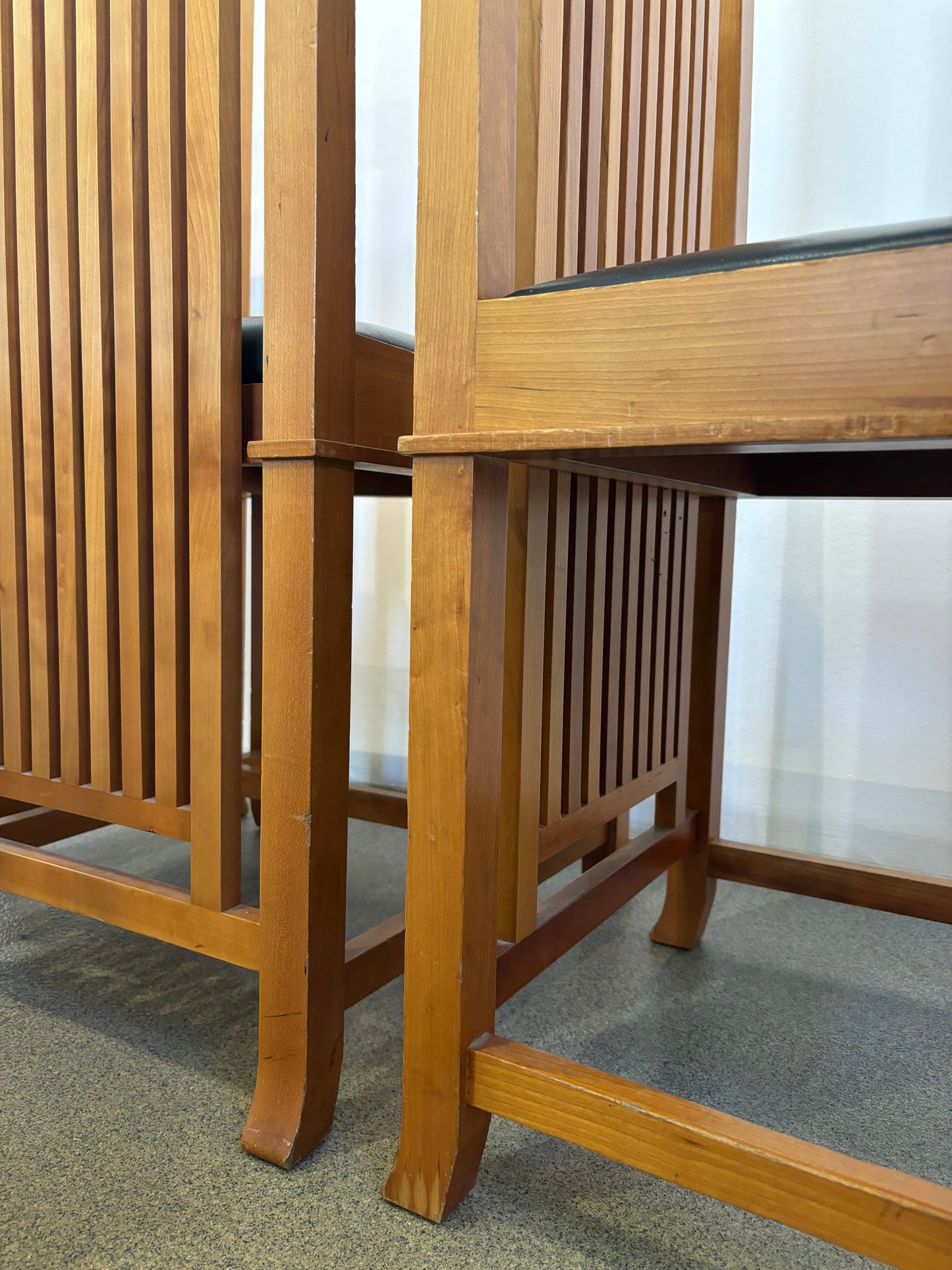 Chaise 614 Coonley 2 Frank Lloyd Wright pour Cassina, Italie