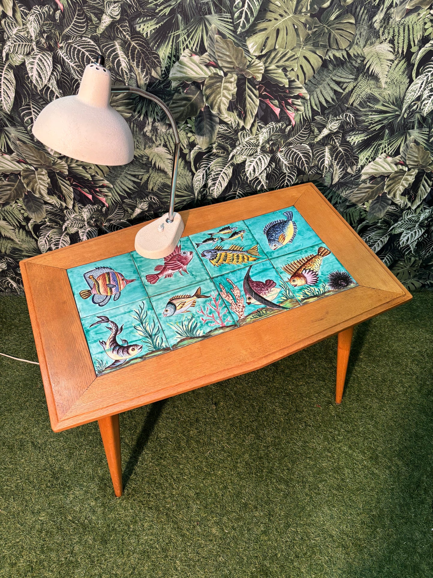 Table basse pieds compas
