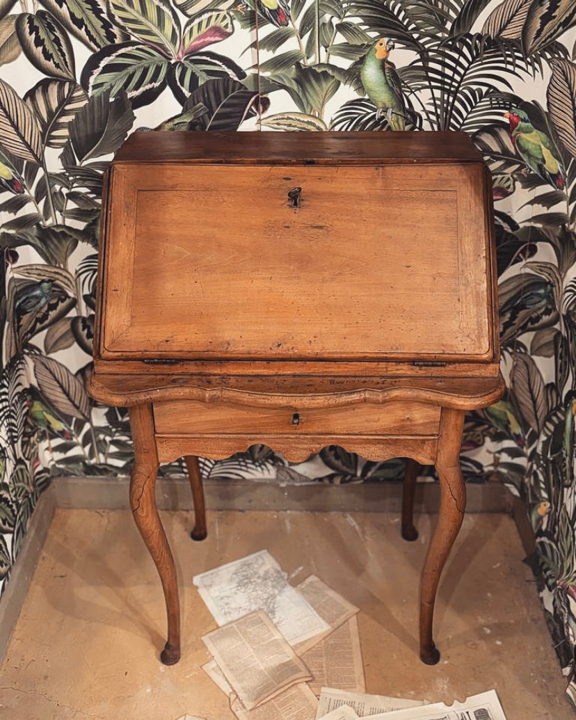 Petit bureau secrétaire d'antan