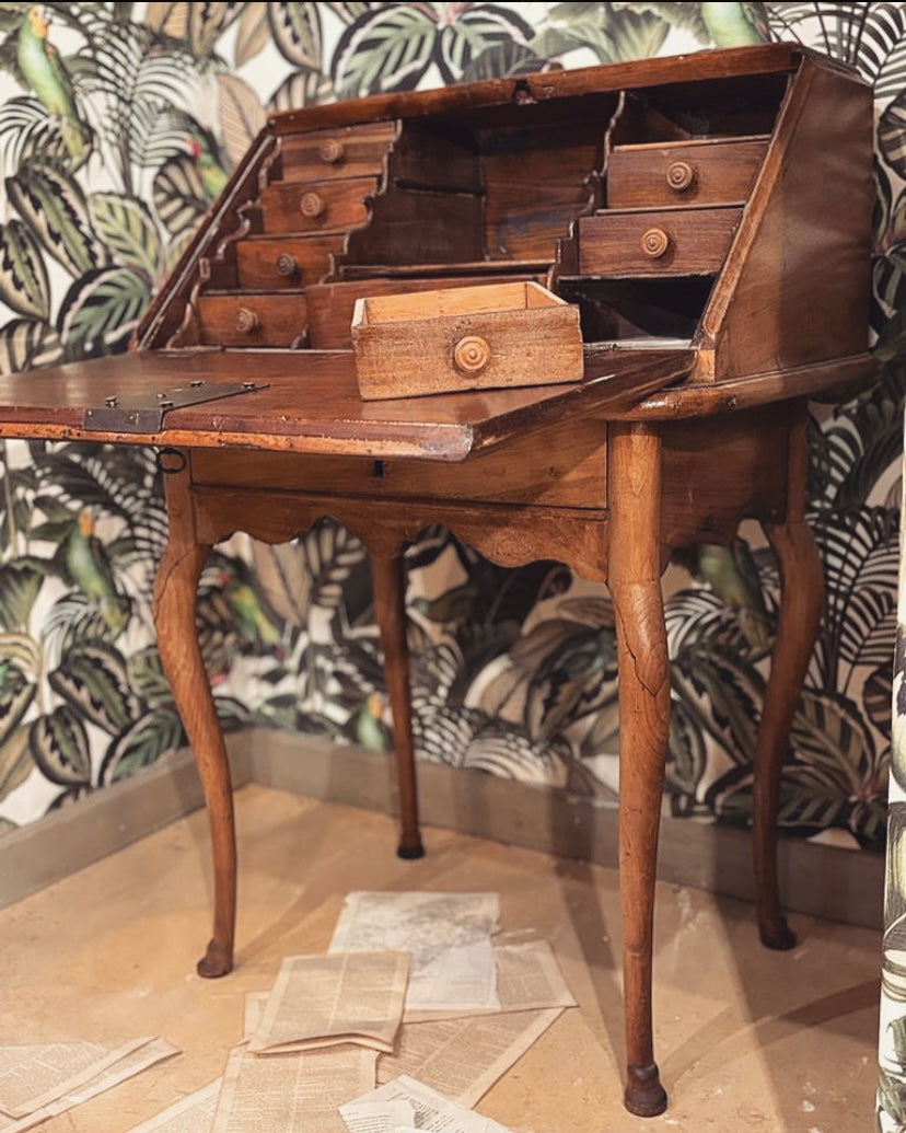 Petit bureau secrétaire d'antan