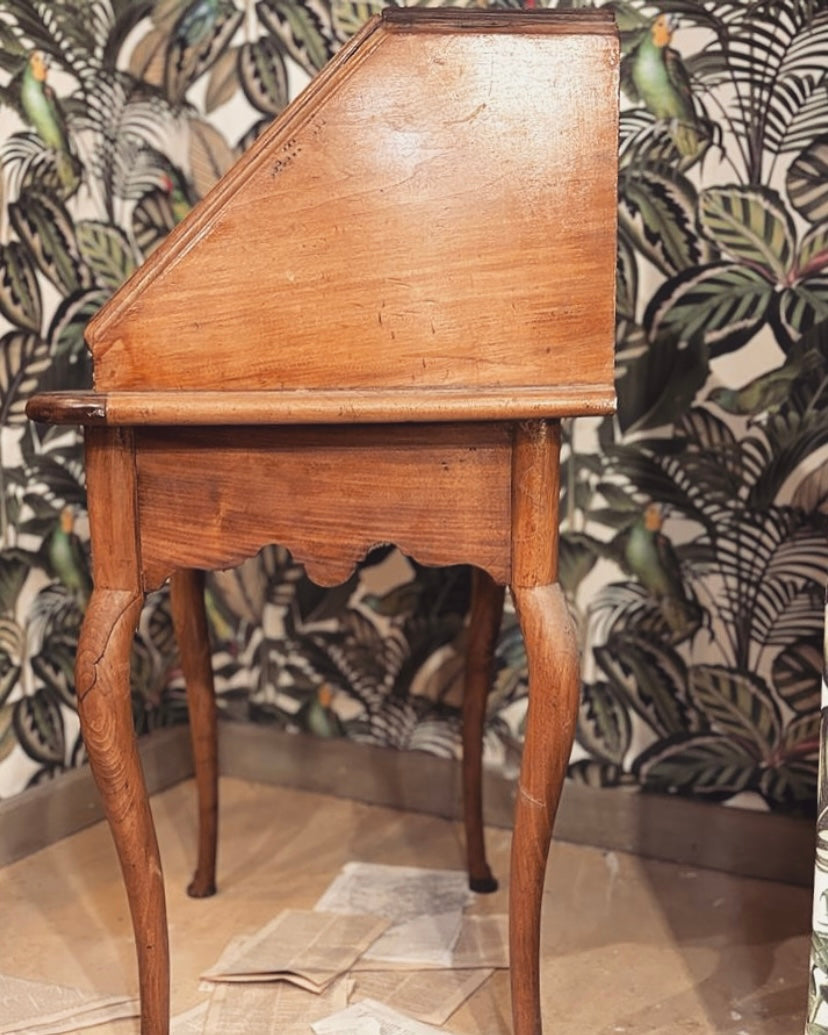Petit bureau secrétaire d'antan