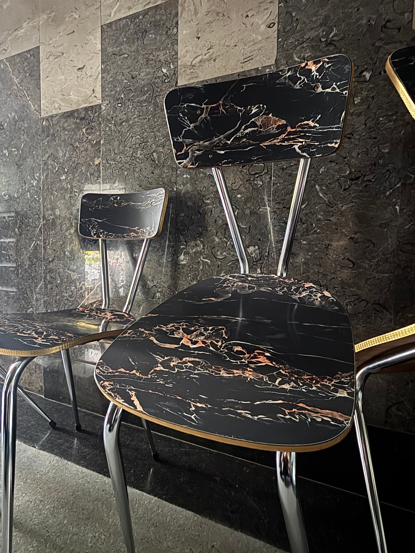 Chaise Black Marbrée